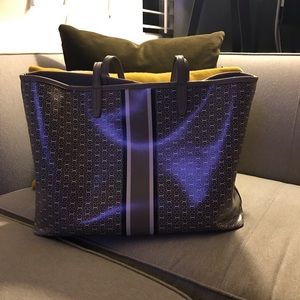 Tory Burch Bags - Tory Burch Gemini Vinyl Tote Tory Burch Bags - Tory Burch Gemini Vinyl Tote